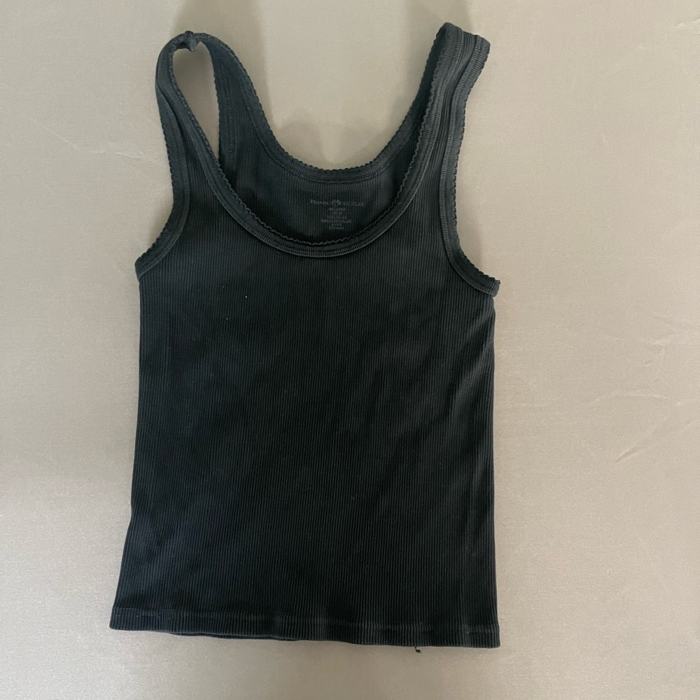 Brandy Melville black cropped tank top